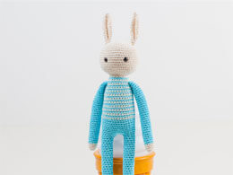 Вязаный зайчик